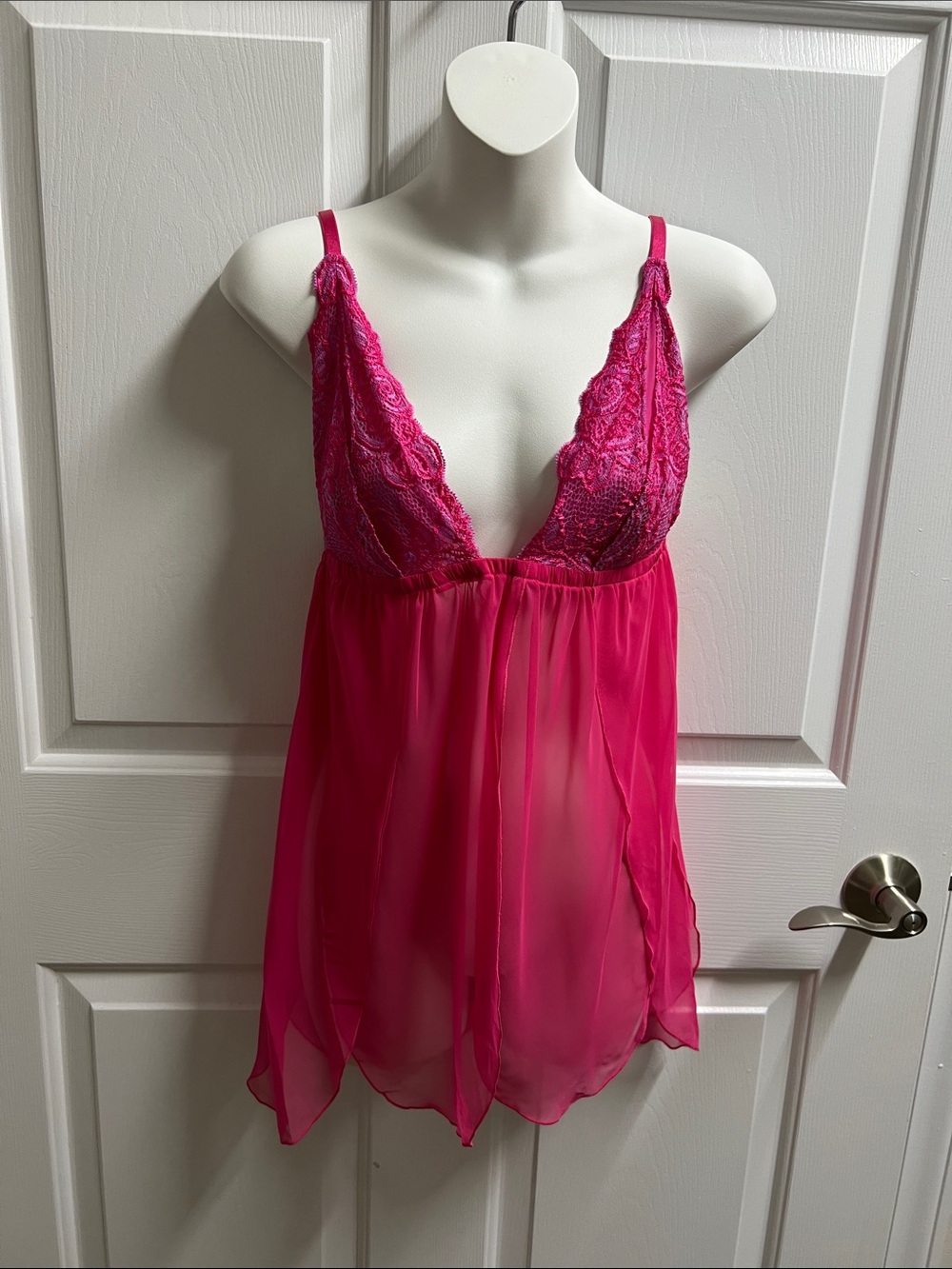 Victoria's Secret pink Fuchsia Lace Babydoll Chemise lingerie wireless medium M